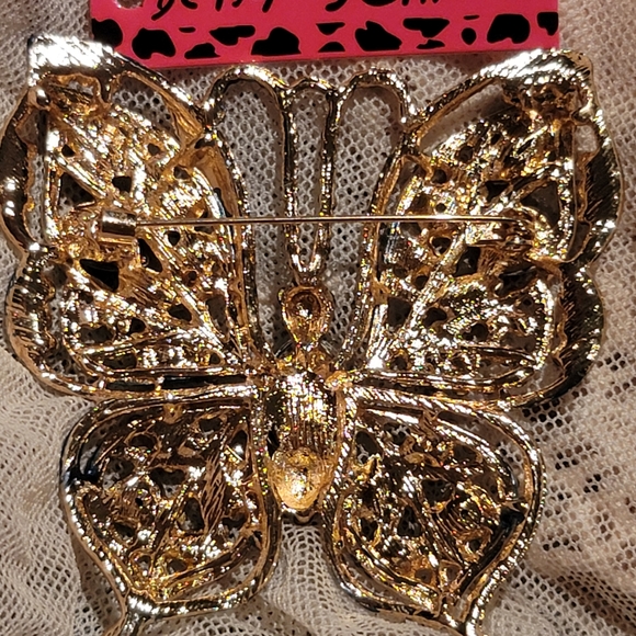 🦋 Betsey Johnson Crystal Butterfly Brooch Pin - Picture 2 of 3